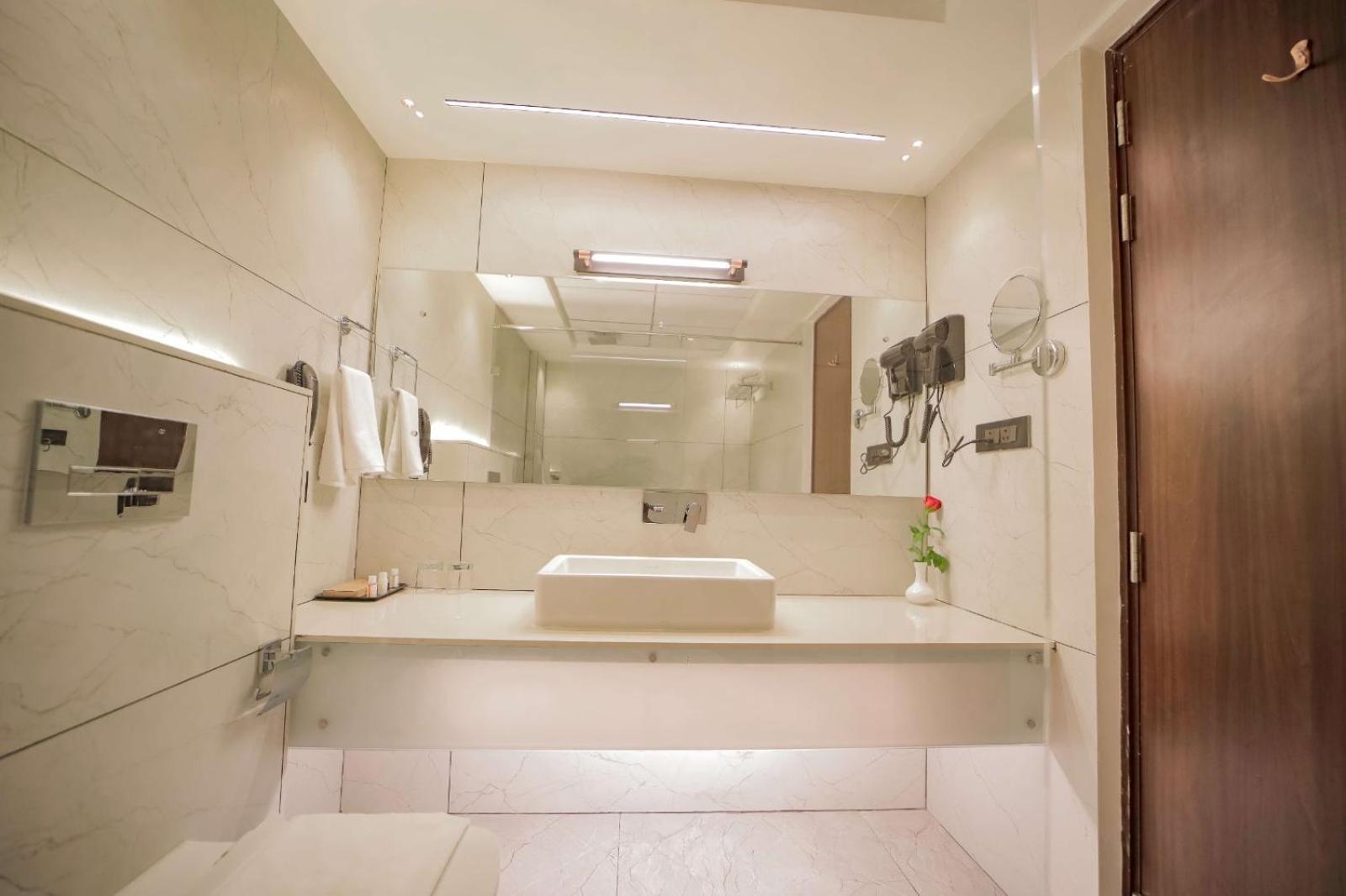 Hotel Cordial Sopanam Thiruvananthapuram Ngoại thất bức ảnh